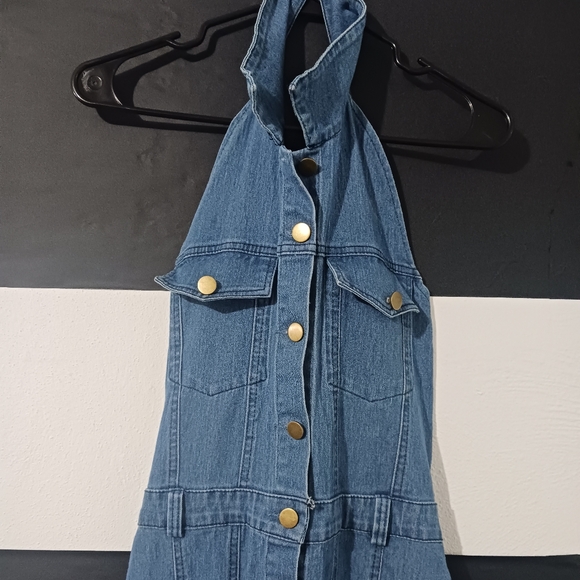 Women Light blue denim buttond halter collared  midi dress - Picture 4 of 12